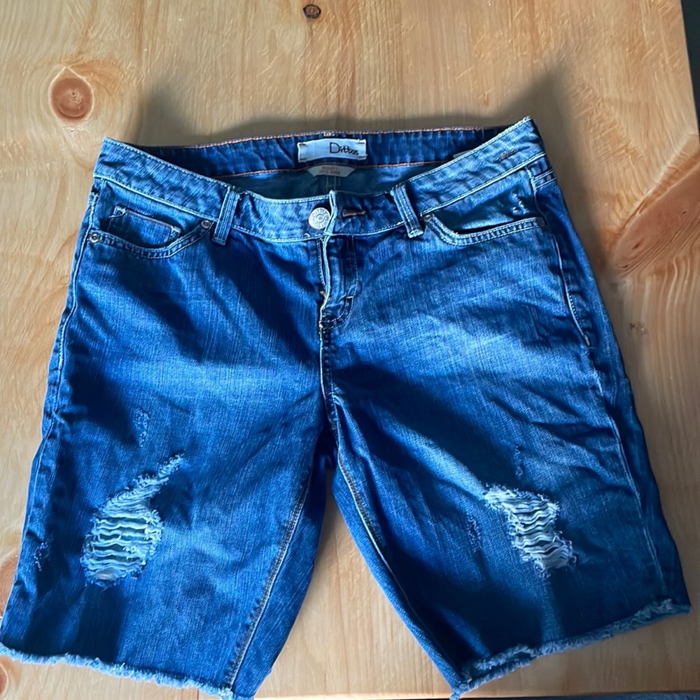 NWOT Ditto’s Bermuda Shorts sz 29